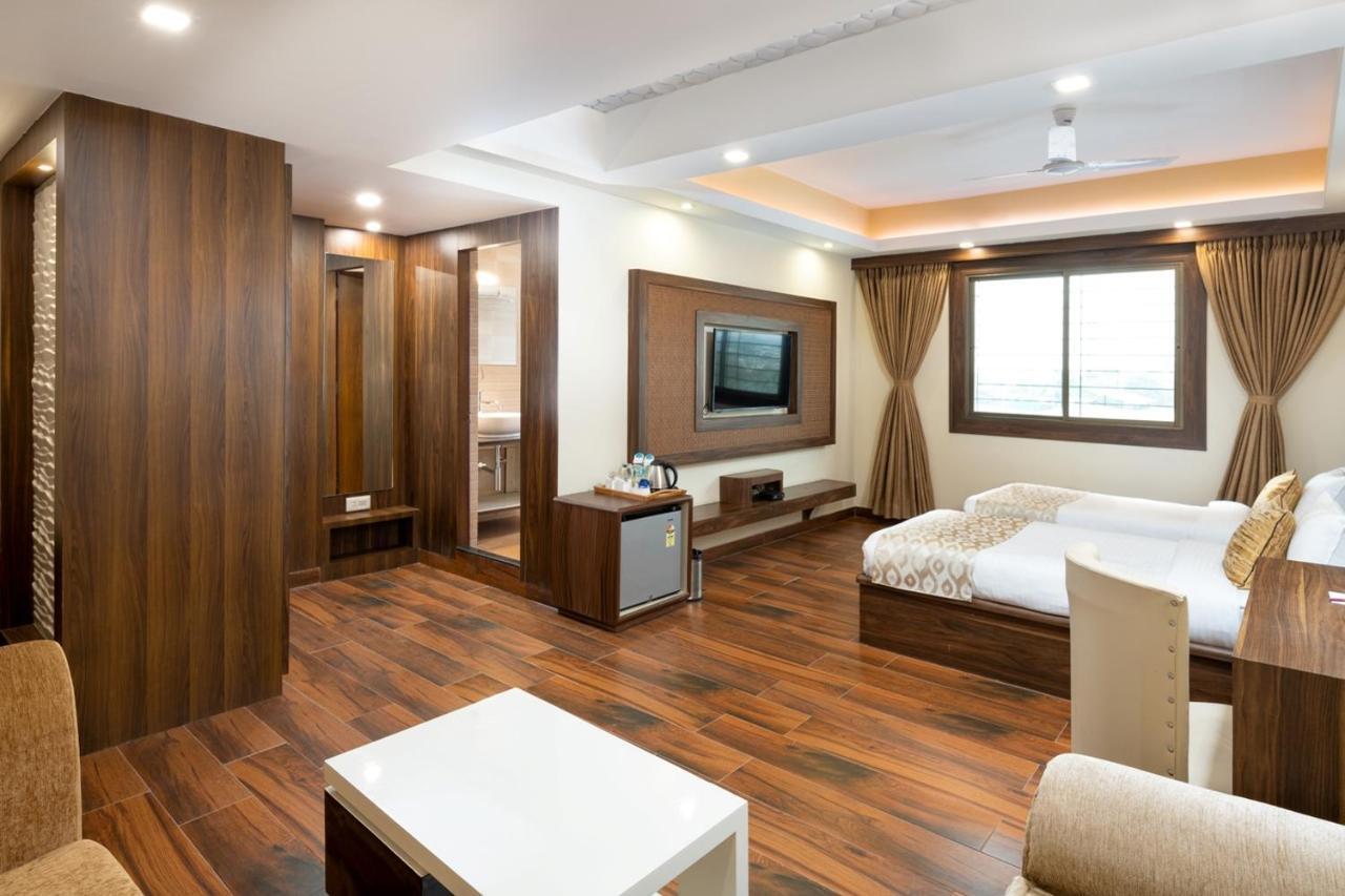 Cygnett Style Tania'S Hotel Siliguri Bagian luar foto